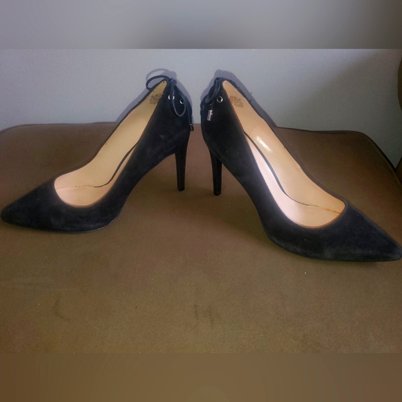 Nine West Black Suede 4inch heels, size 8M. Never worn. - Picture 1 of 4